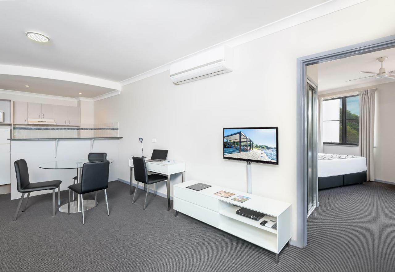 The Brighton Apartments Toronto Exterior photo