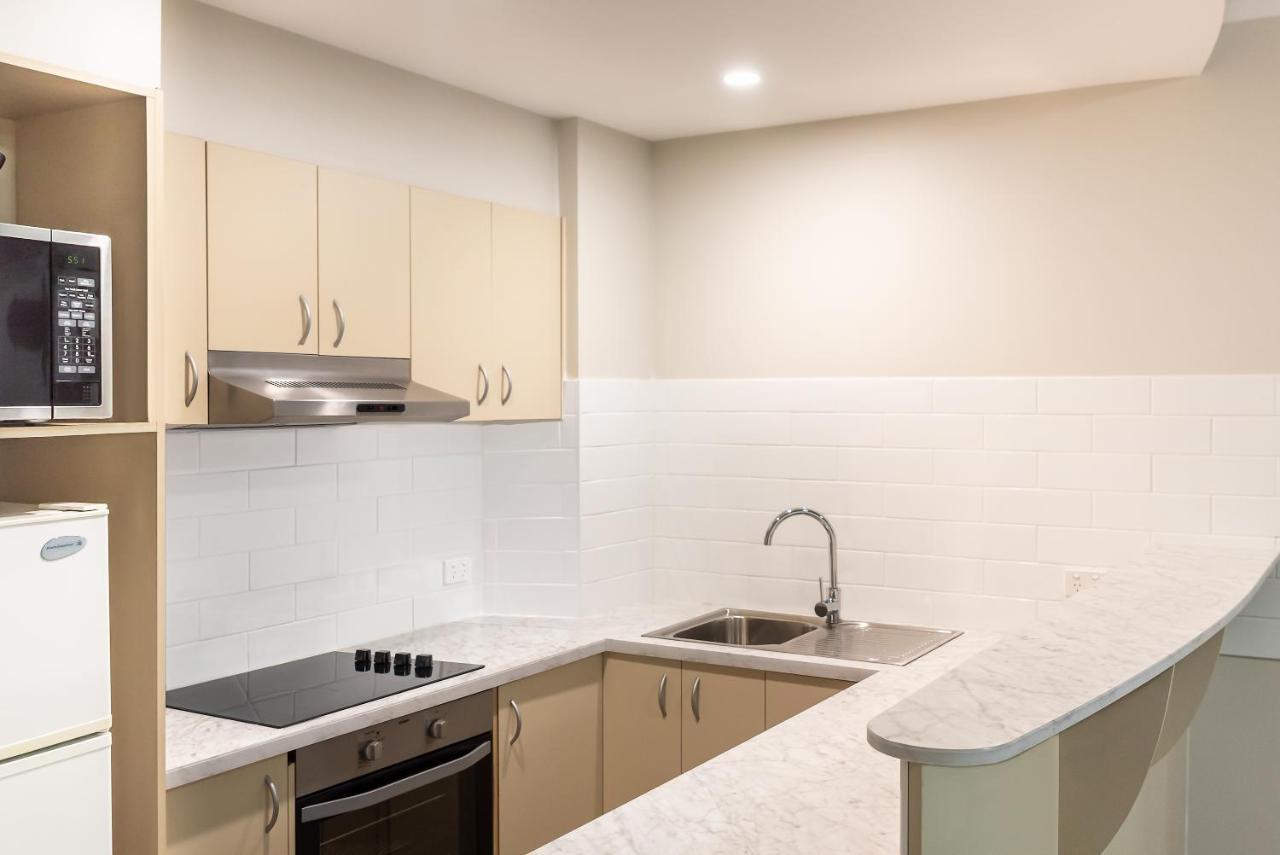 The Brighton Apartments Toronto Exterior photo